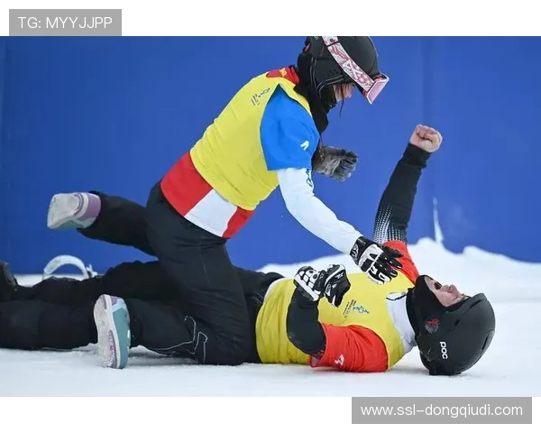 中国单板滑雪障碍追逐选手拥青拉姆、逄储源凭借积分锁定冬奥会参赛资格