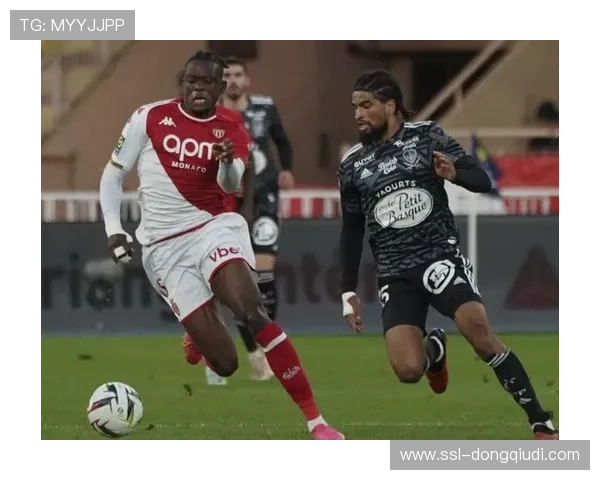 戈洛温踩踏维蒂尼亚染红，摩纳哥少打一人葬送好局